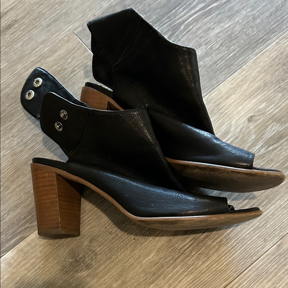 Steve Madden Black Leather Heeled Boots